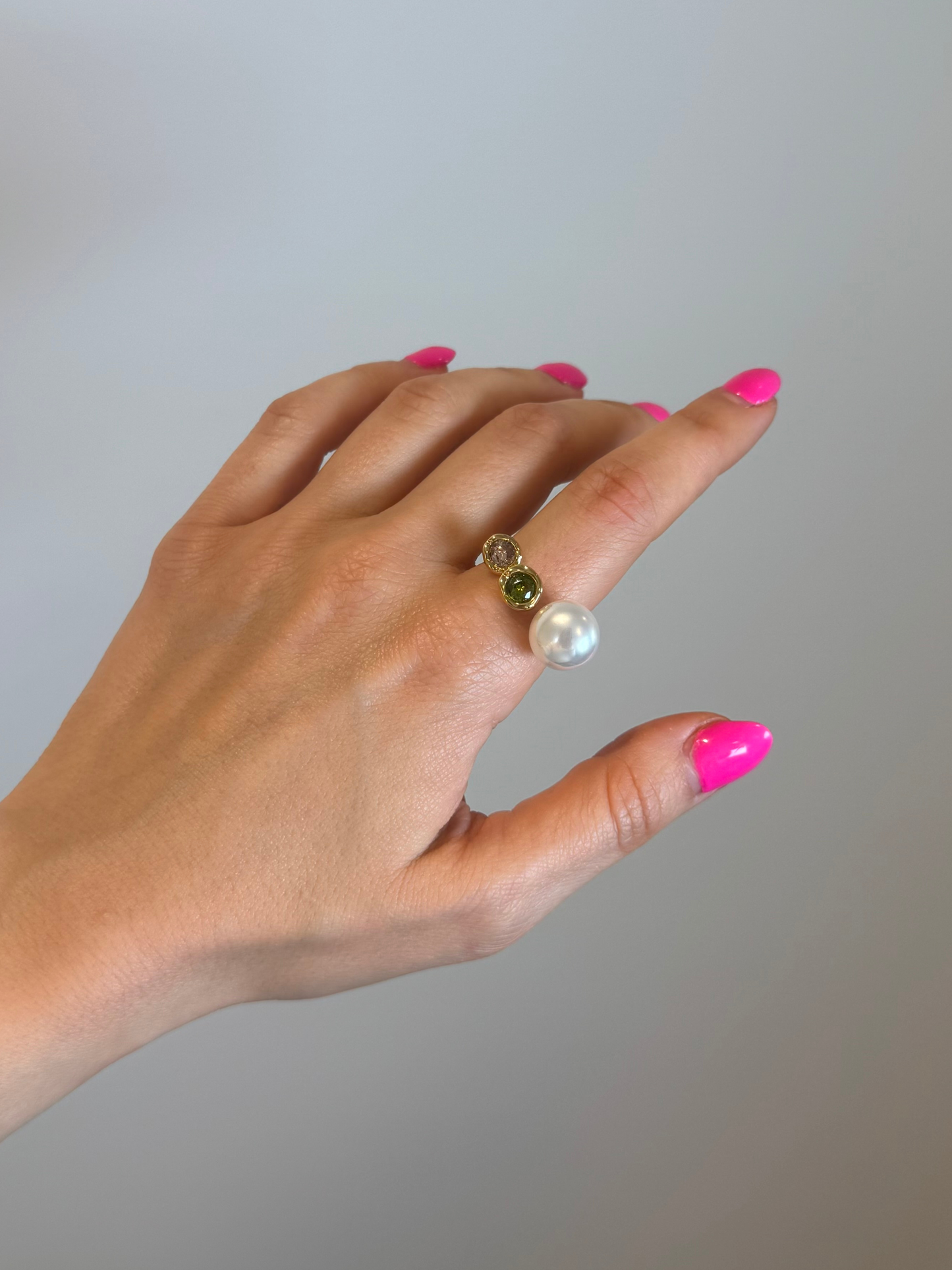 Anel pérolas em dourado aço inoxidável ajustável