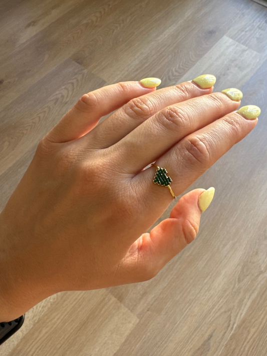 Anel verde brilhante coração