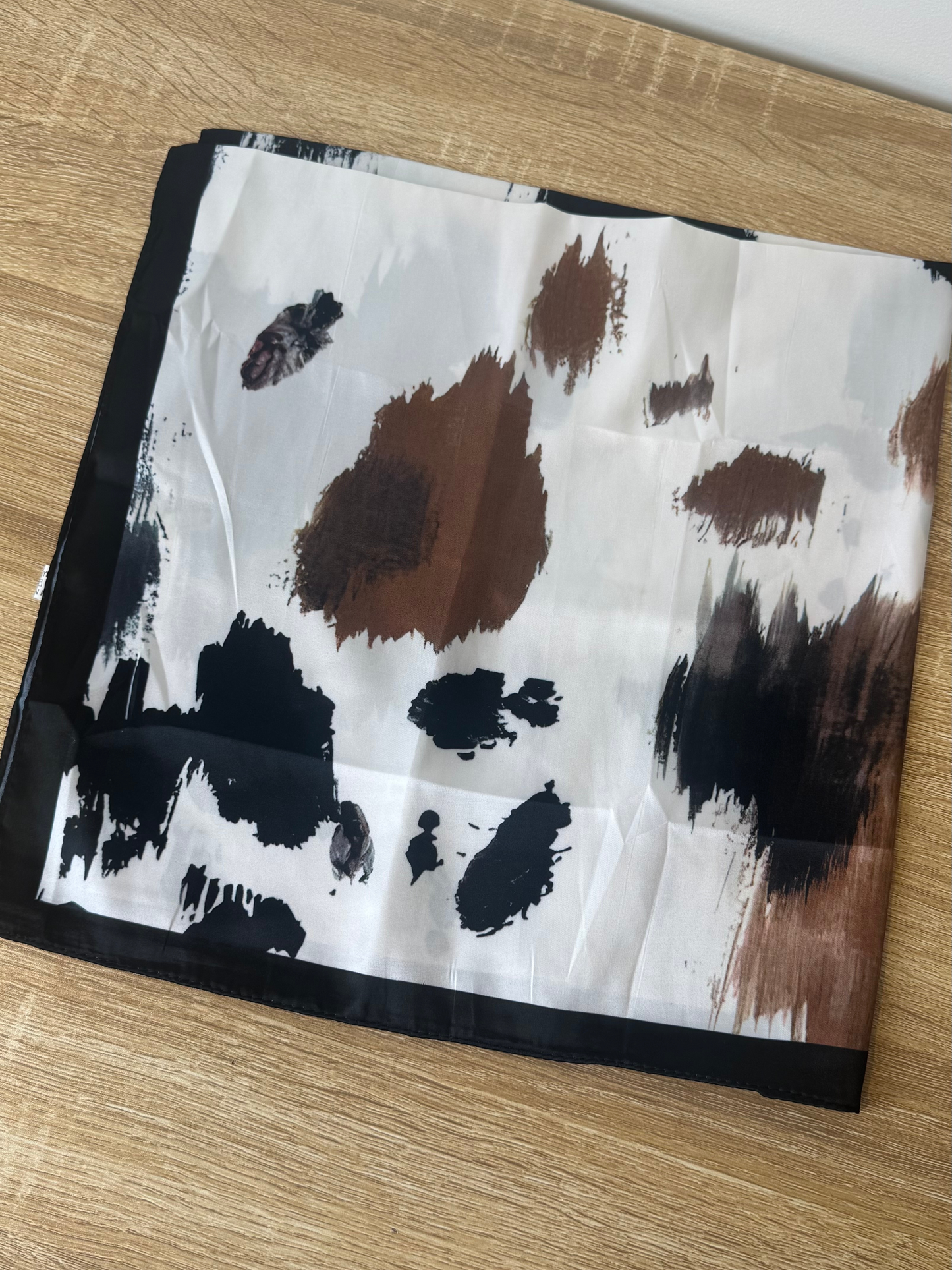 Lenço Padrão Castanho e Preto