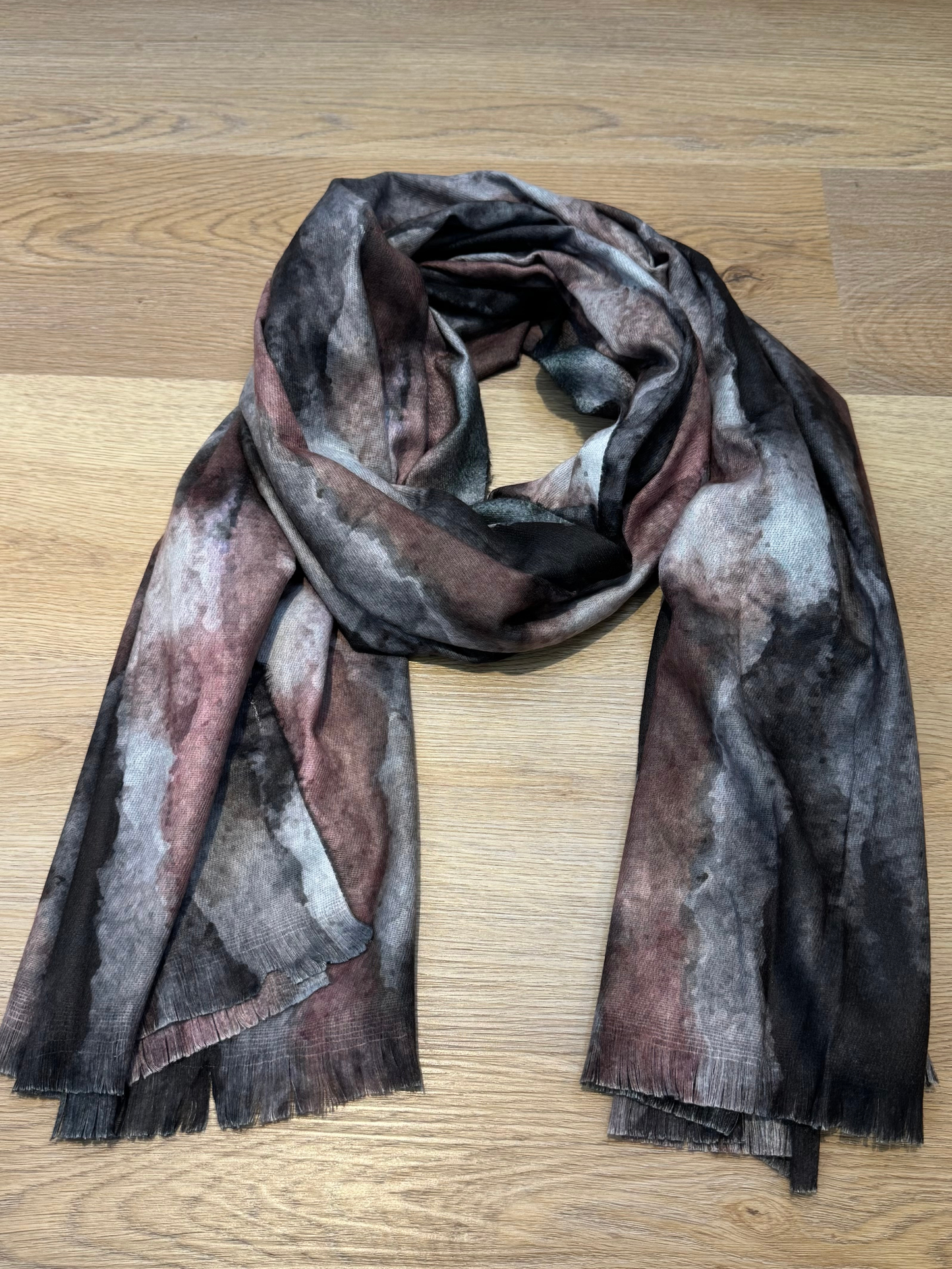 Cachecol cizento e rosa velho