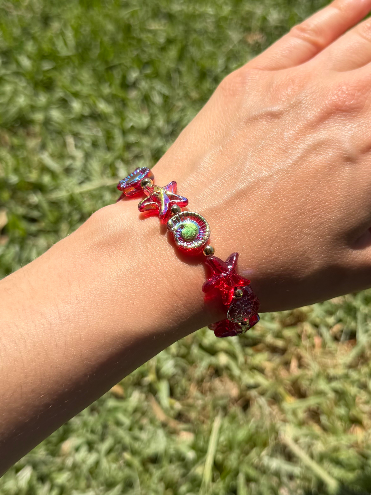 Pulseira vermelha ajustável aço inoxidável dourado