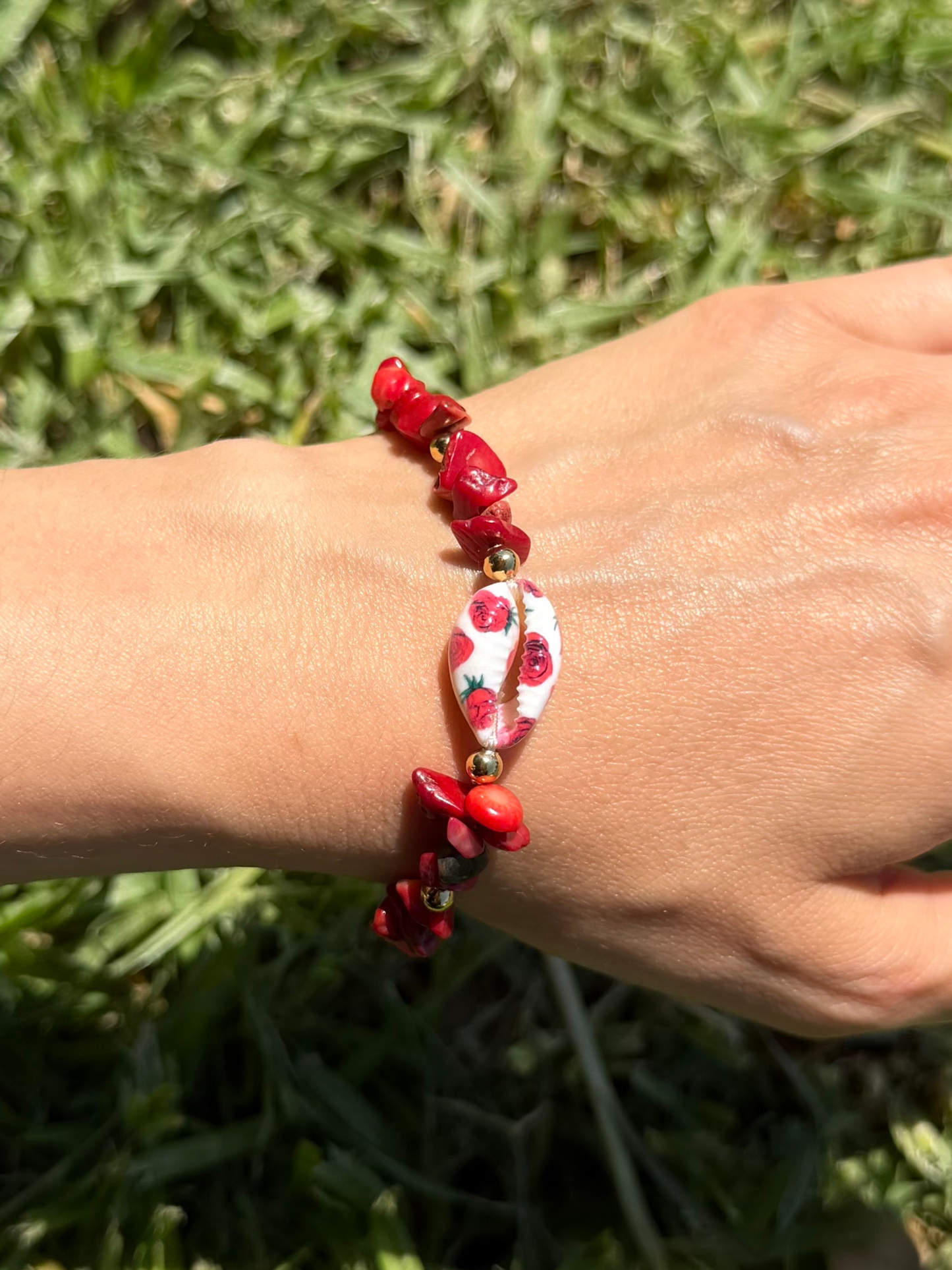 Pulseira concha rosas ajustável aço inoxidável dourado
