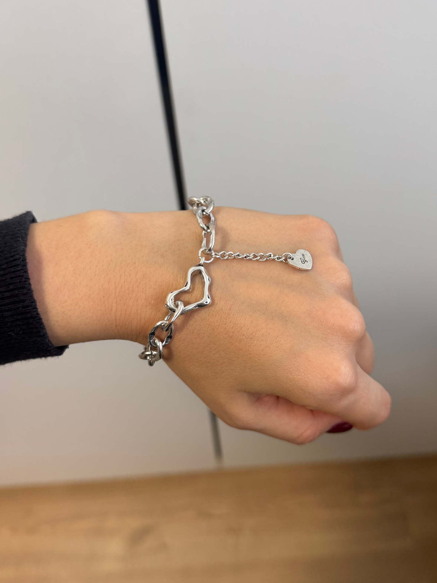 Pulseira prateada coração