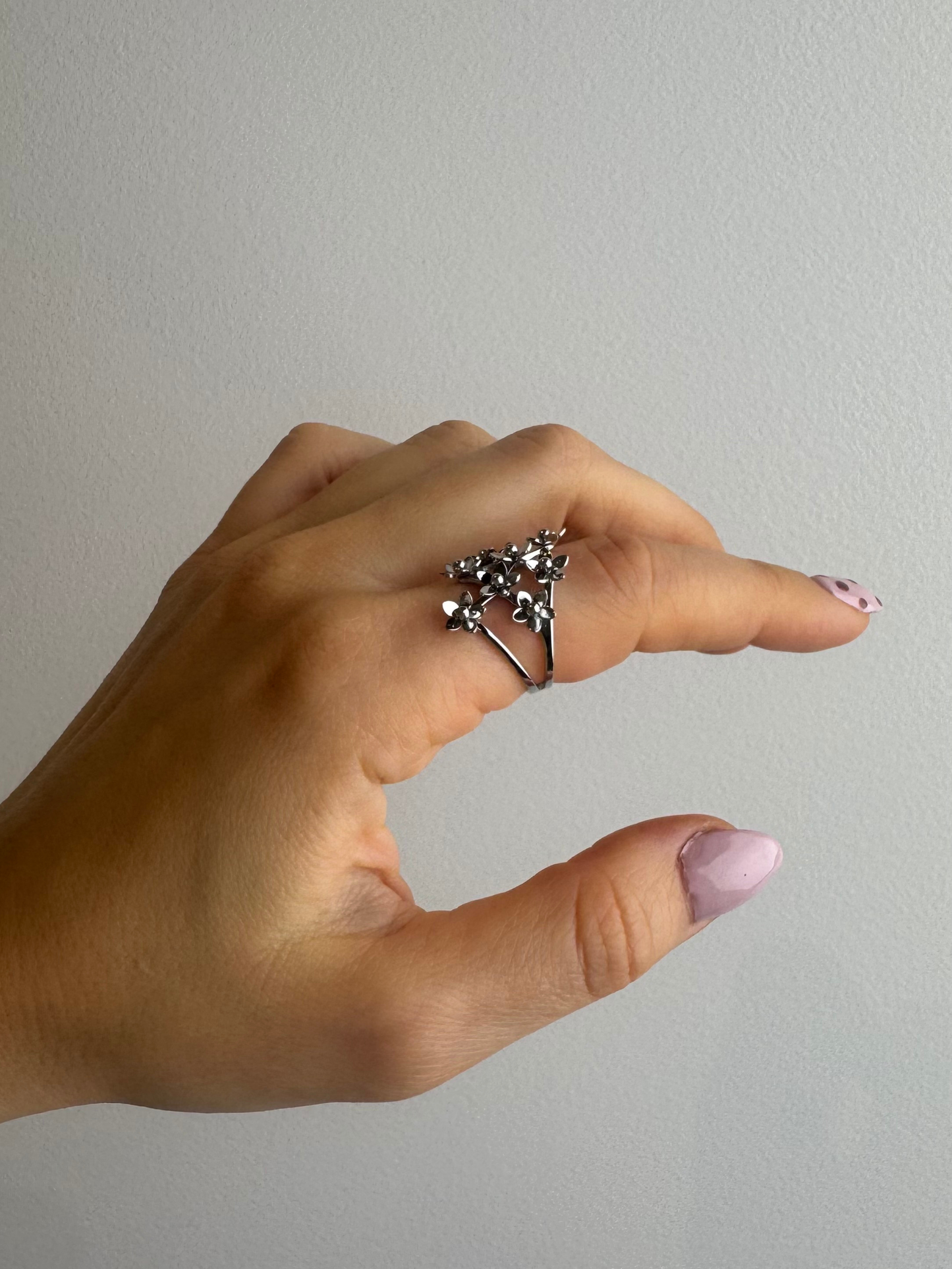 Anel Prateado flores