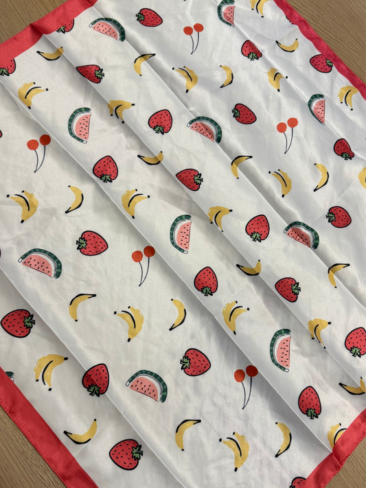 Lenço bananas e morangos