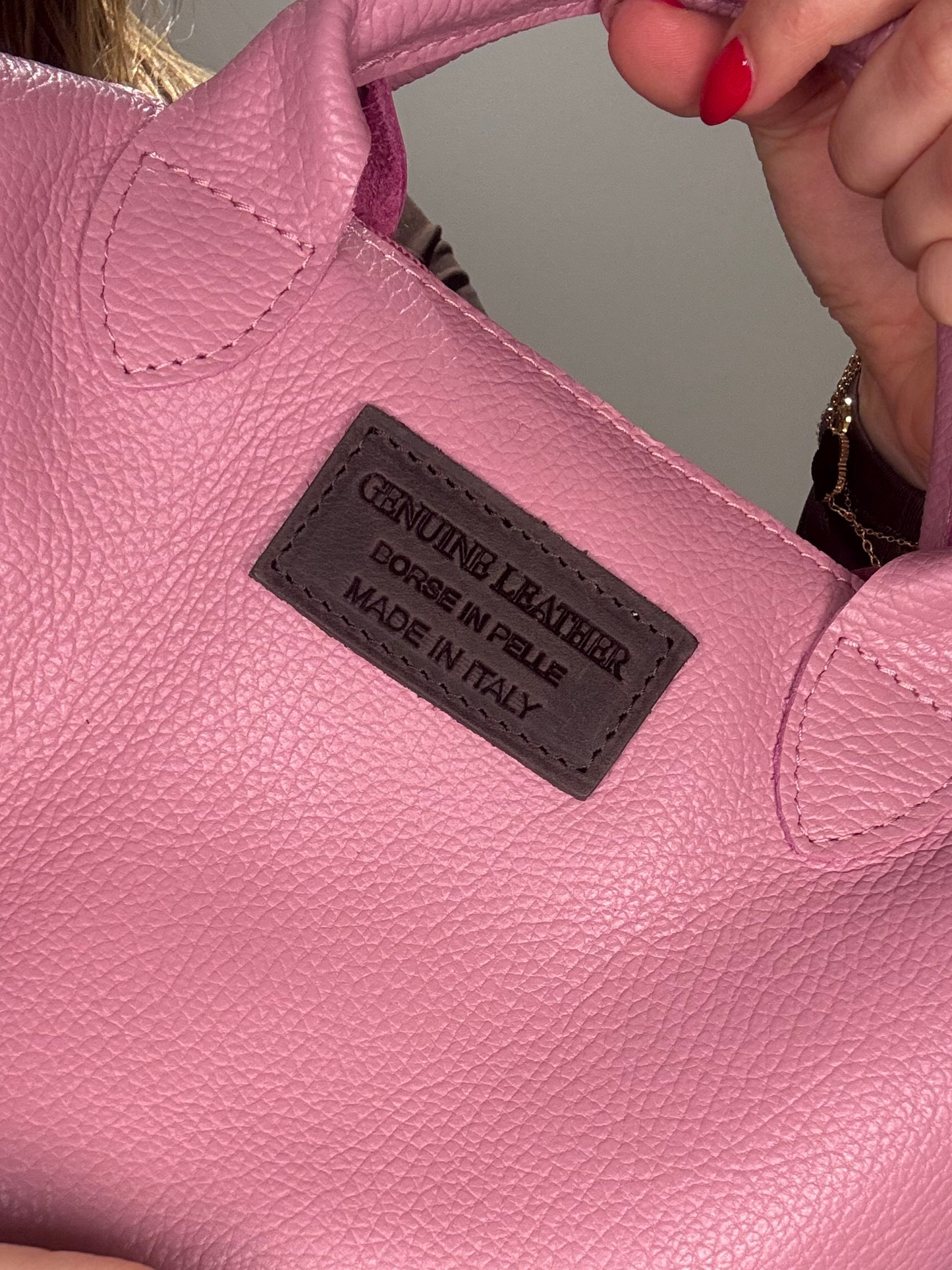 Mala rosa em pele 30% de desconto