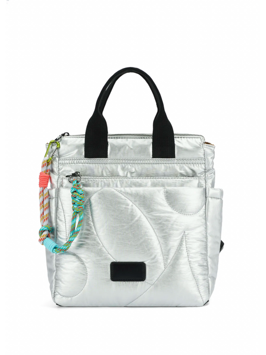 Mochila prateada clara com bolsa incluída