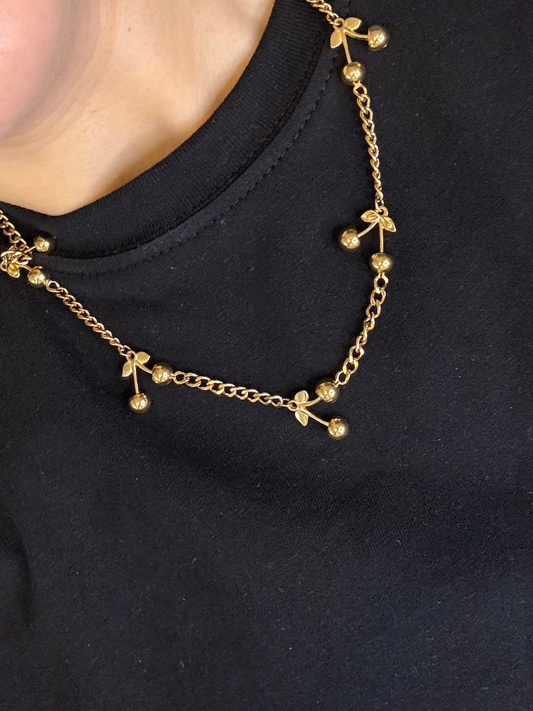 Colar dourado cerejas douradas