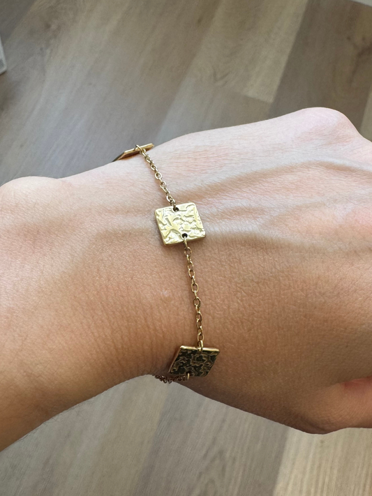 Pulseira quadrados dourados em aço inoxidável