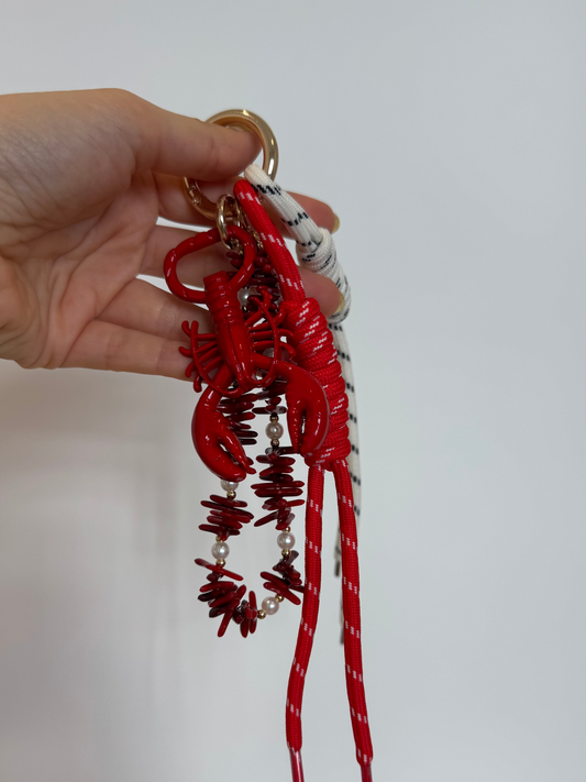 Lagosta com pendente fio missangas